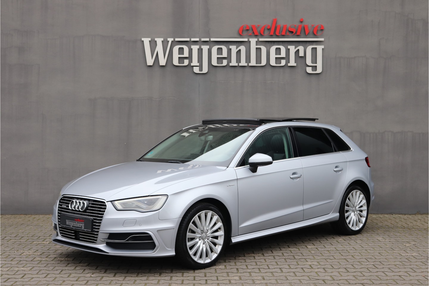 Audi A3 Sportback - 1.4 e-tron Pano Leder B&O - AutoWereld.nl