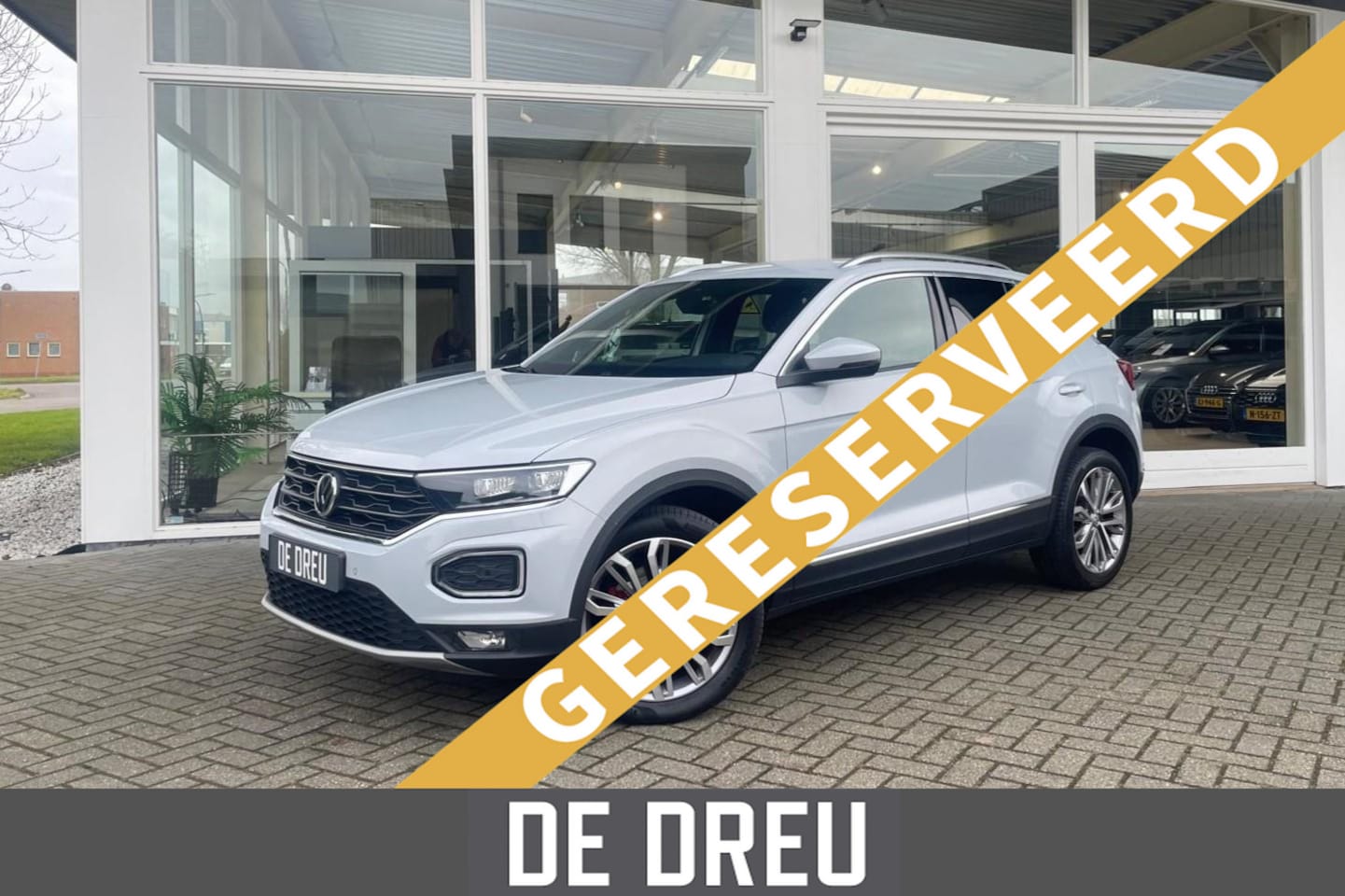 Volkswagen T-Roc - 1.5 TSI Sport | TREKHAAK | ADAPTIVE CRUISE | VIRTUAL | NAVI BY APP - AutoWereld.nl