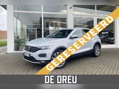 Volkswagen T-Roc - 1.5 TSI Sport | TREKHAAK | ADAPTIVE CRUISE | VIRTUAL | NAVI BY APP