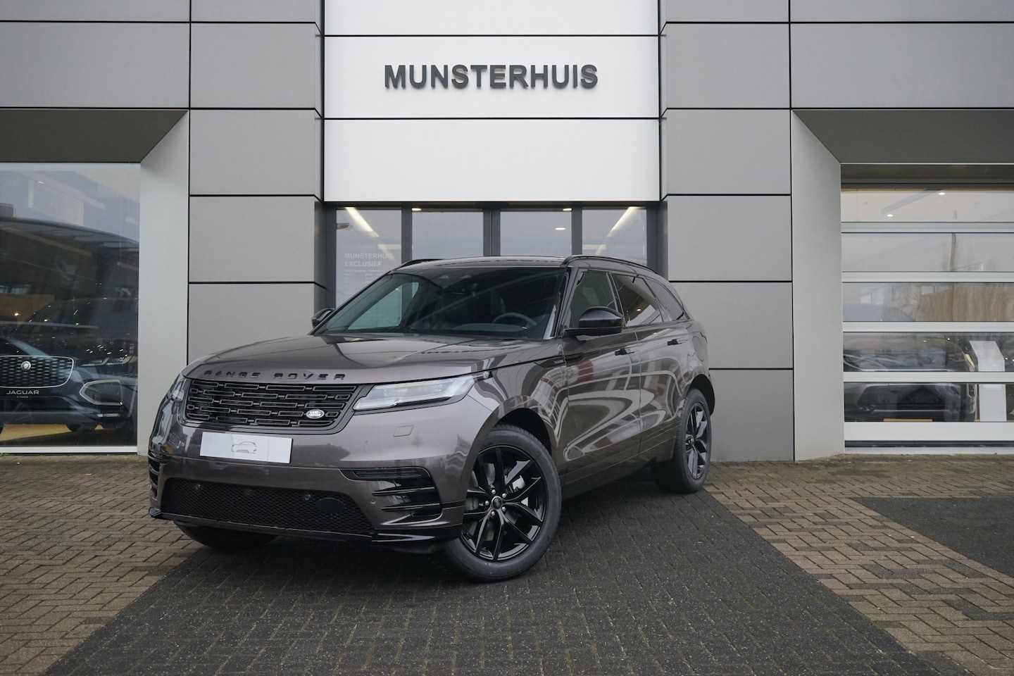 Land Rover Range Rover Velar - 2.0 P400e AWD SE Dynamic Edition PHEV - Adaptieve cruise control - Voorstoelen / Achterban - AutoWereld.nl