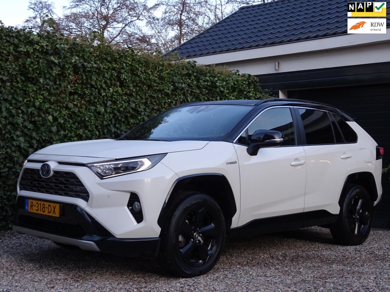 Toyota RAV4 - 2.5 Hybrid Bi-Tone | Carplay | Navi | Stoelverwarming | ACC | Lane assist - AutoWereld.nl