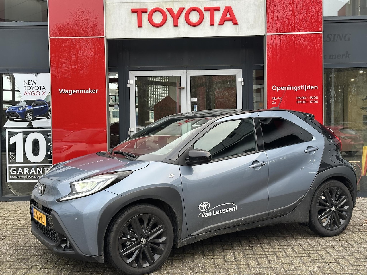 Toyota Aygo X - PREMIUM Toyota Aygo X 1.0 VVT-i MT Premium JBL-AUDIO KEYLESS STOELVERWARMING GETINT GLAS 1 - AutoWereld.nl