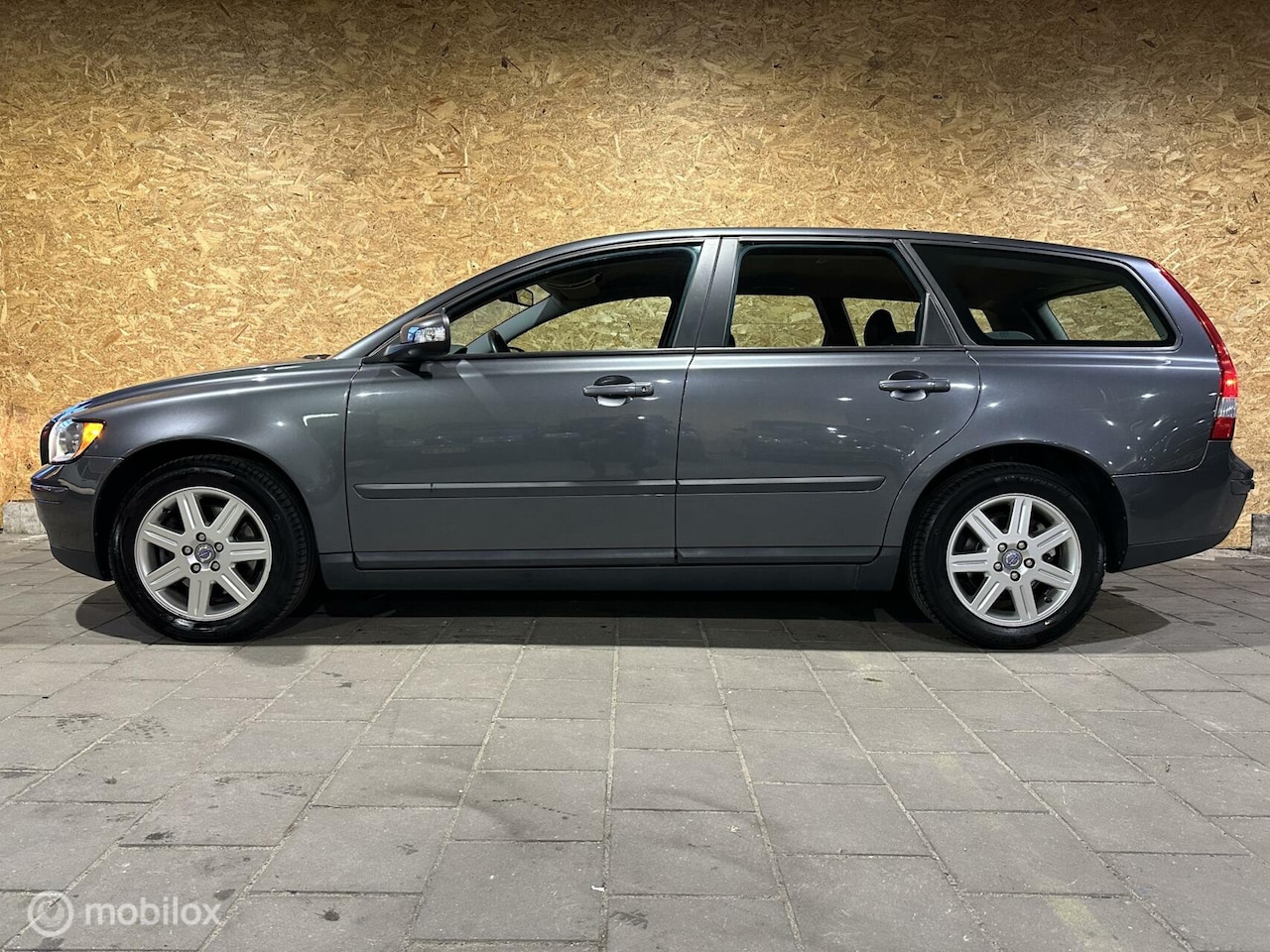 Volvo V50 - 2.4 Automaat Edition - dealer onderh. - orig NL - AutoWereld.nl