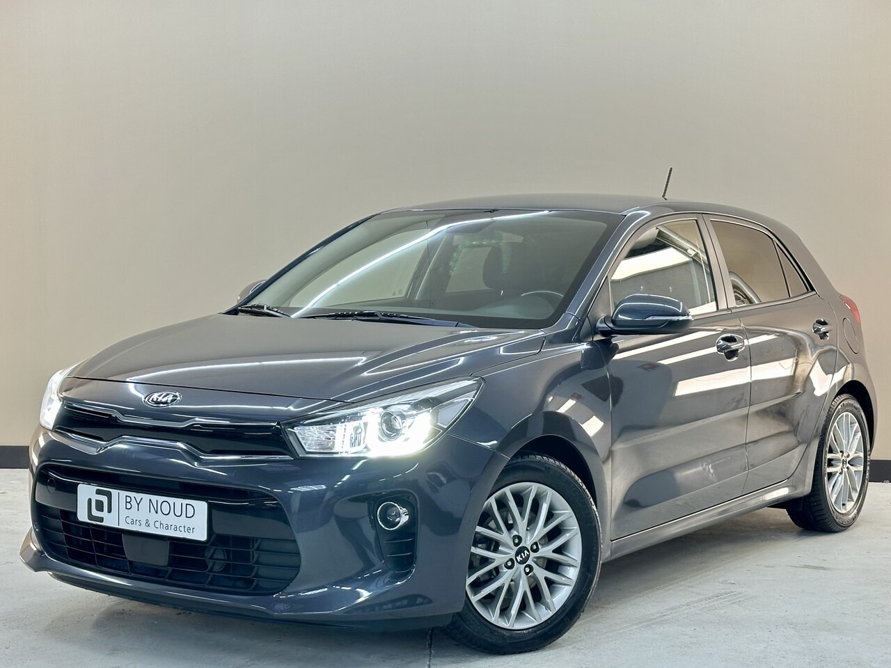 Kia Rio - 1.0 TGDI First Edition 1.0 TGDI First Edition, 100Pk, 2017, Origineel Nederlands, Navigatie, Keyless, Trekhaak, P - AutoWereld.nl