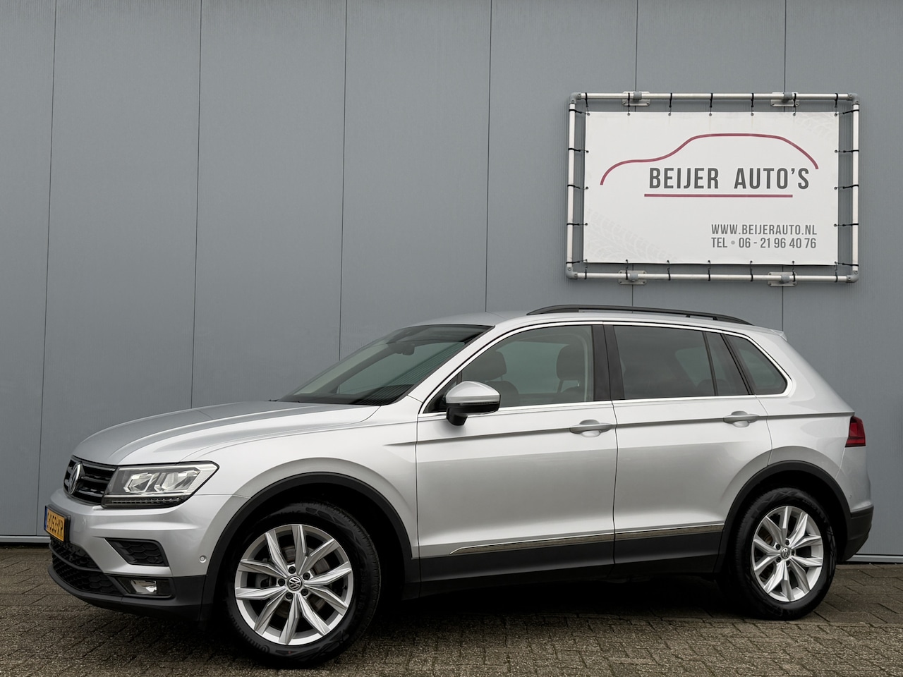 Volkswagen Tiguan - 1.5 TSI ACT Comfortline Automaat Carplay/Trekhaak/Camera - AutoWereld.nl