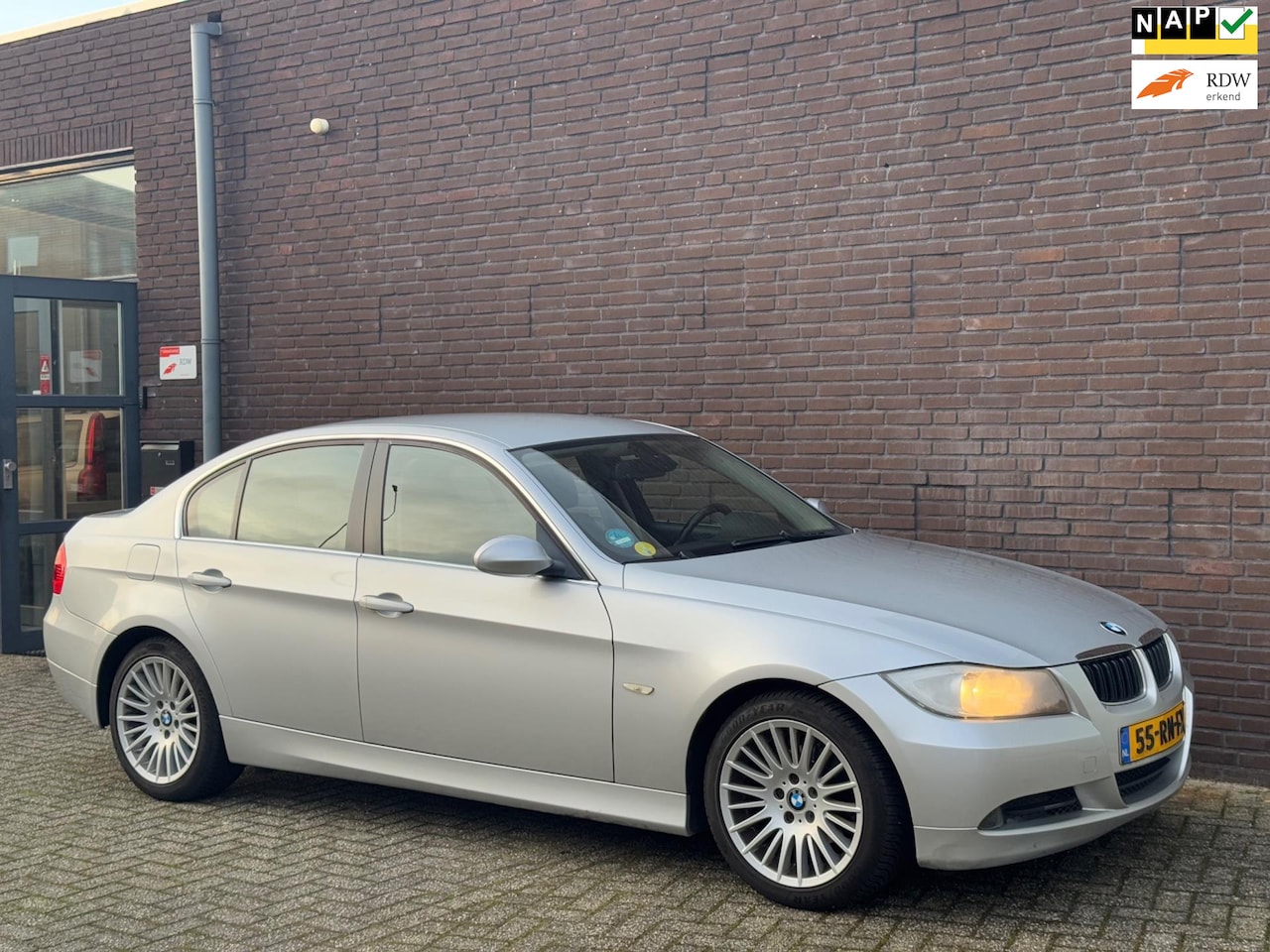 BMW 3-serie - 320i Dynamic Executive Airco | Cruise | Apk | Nap - AutoWereld.nl