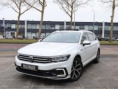 Volkswagen Passat Variant - GTE 1.4 TSI PHEV 218PK | Panodak | Standkachel | Virtual | Camera | Elektrische kofferklep