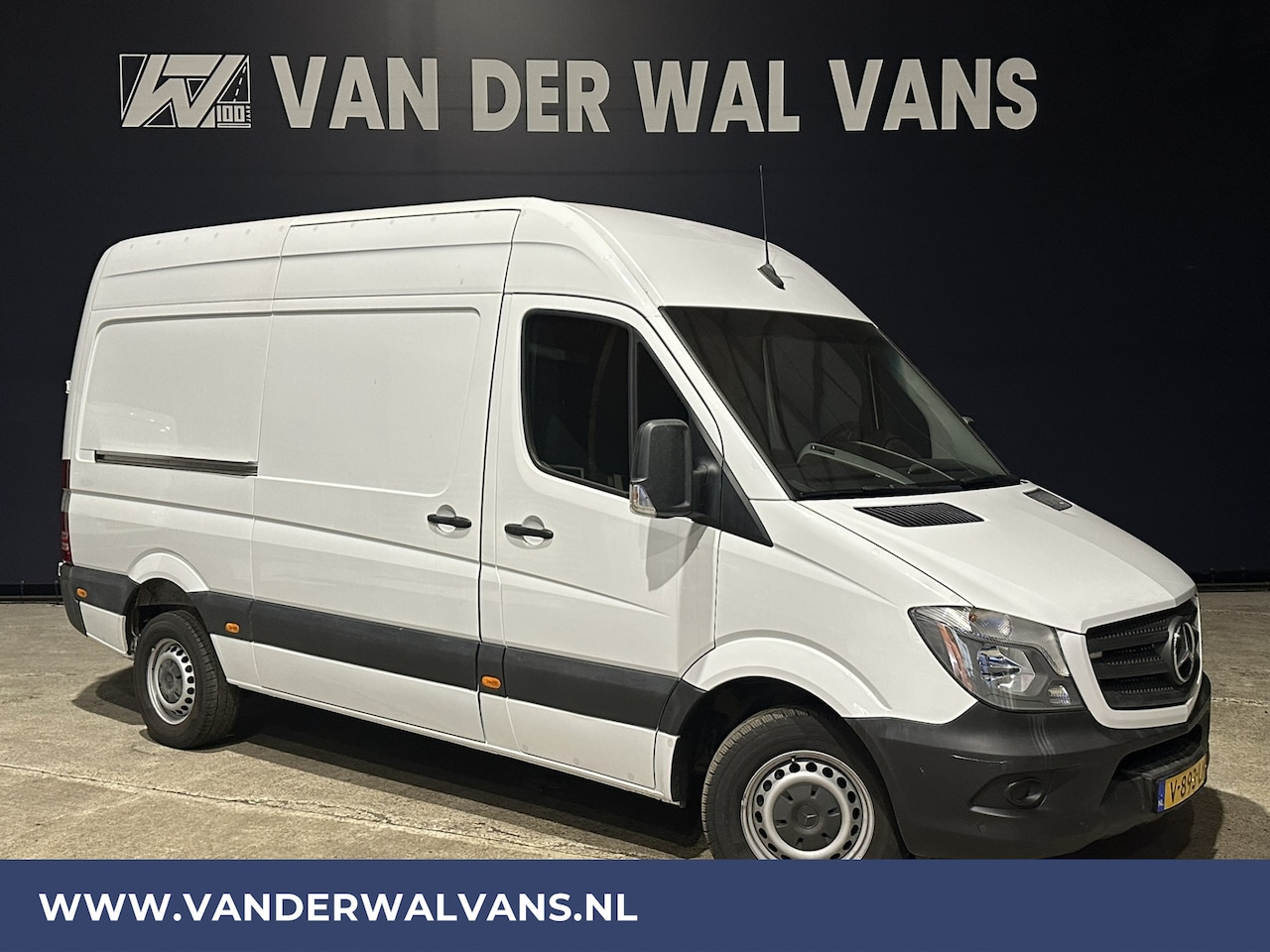 Mercedes-Benz Sprinter - 316 CDI 164pk L2H2 Euro6 Airco | 2800kg Trekhaak | Cruisecontrol Parkeersensoren, chauffeu - AutoWereld.nl