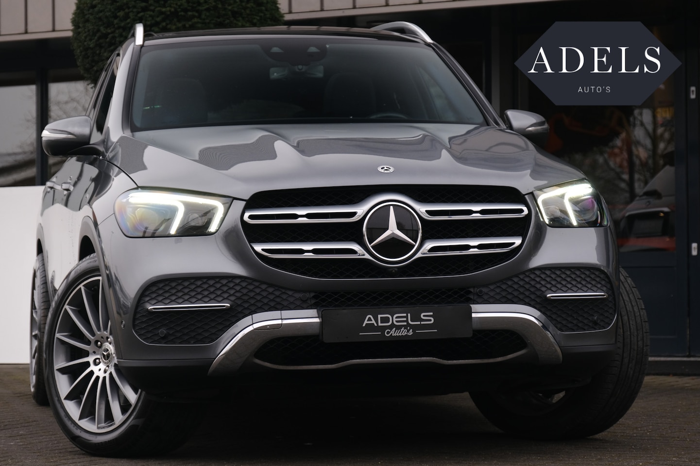 Mercedes-Benz GLE-Klasse - 450 4MATIC Premium Plus Panodak Trekhaak 360 Camera Treeplanken Acc Sfeerverlichting - AutoWereld.nl