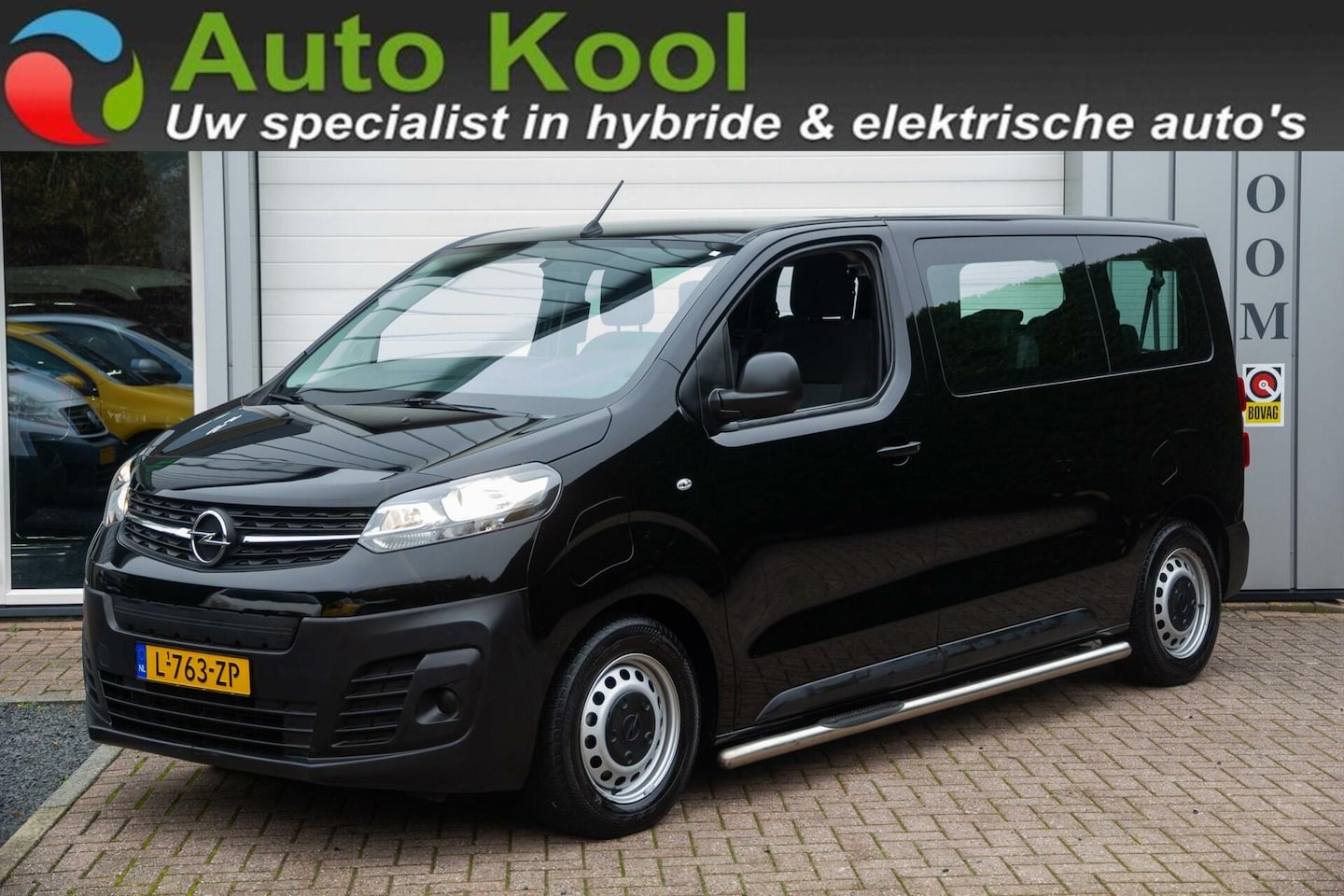 Opel Vivaro-e Combi - L2H1 75 kWh 9-Persoons Taxi klaar - AutoWereld.nl