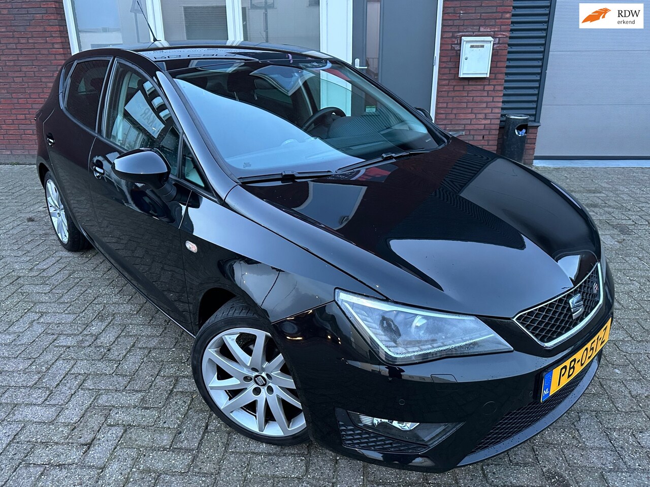 Seat Ibiza - 1.0 EcoTSI FR Connect / Navi / PDC / Clima / Cruise / NAP - AutoWereld.nl