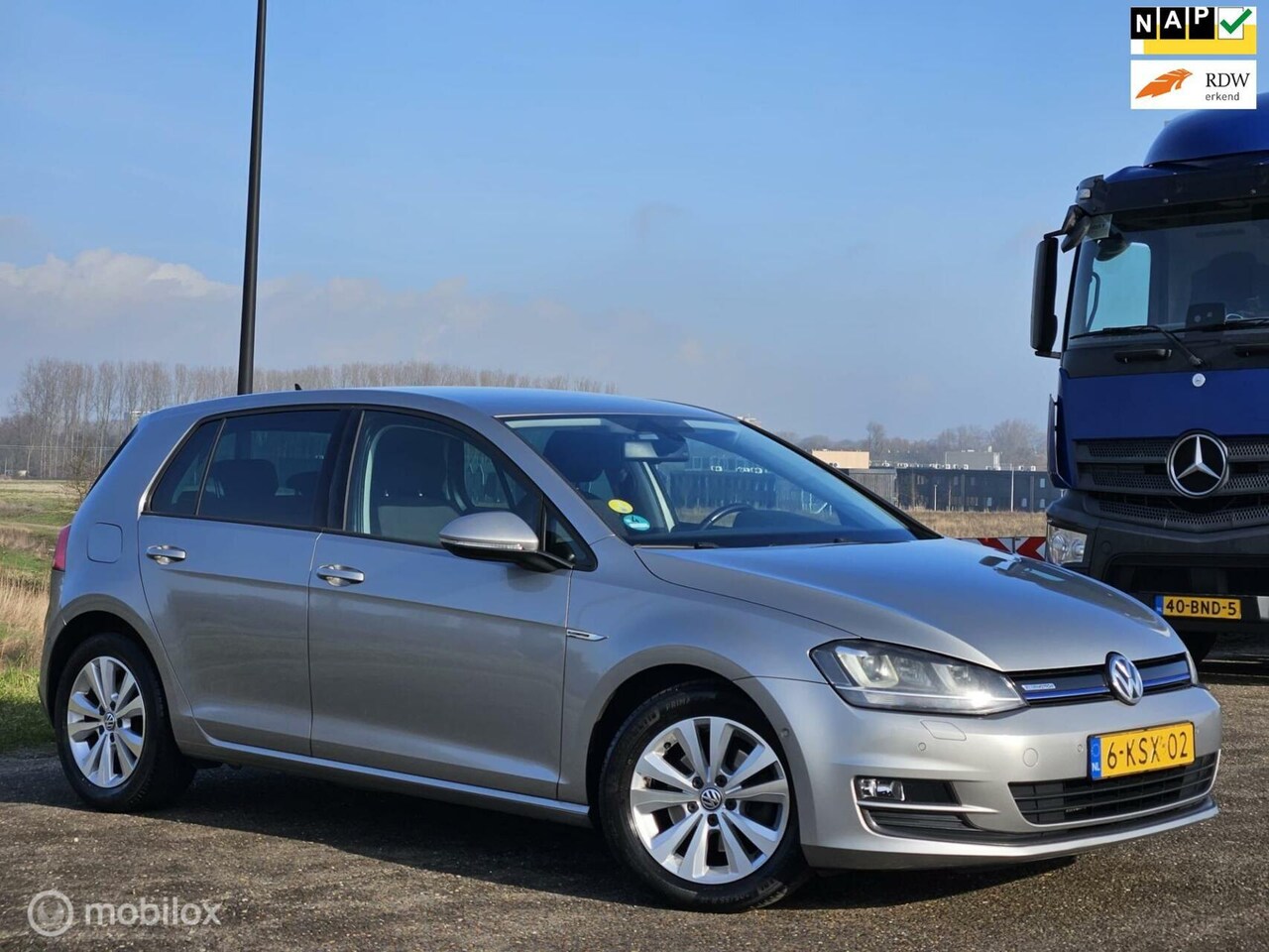 Volkswagen Golf - 1.6 TDI Xenon|Navi|Cruise|Park Assi|Nap|Boek - AutoWereld.nl