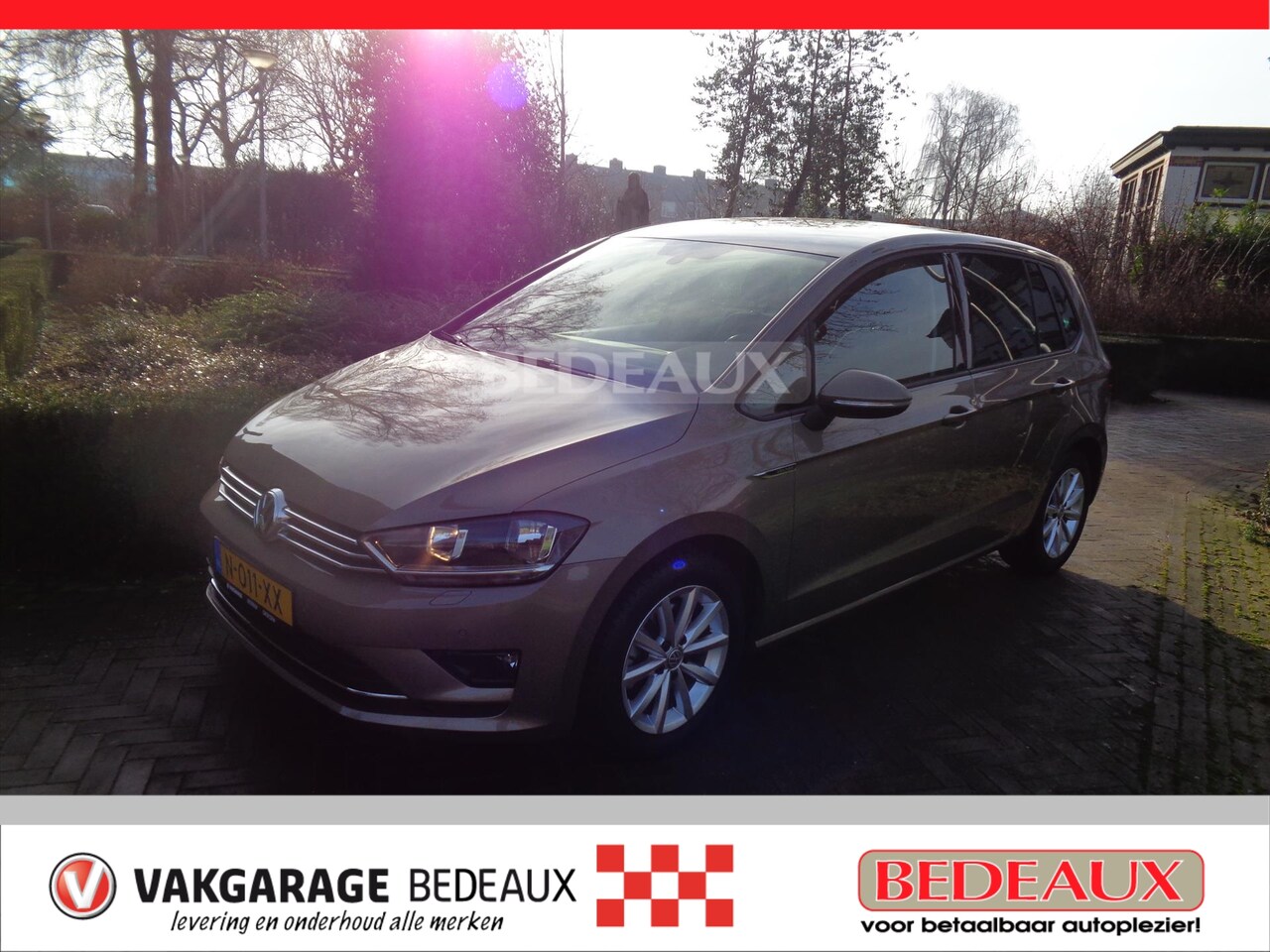 Volkswagen Golf Sportsvan - 1.4 TSI 125pk Business Lounge Edition bij Vakgarage® met 12 maanden garantie, en extra win - AutoWereld.nl