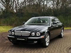 Jaguar XJ - 3.0 V6 | Midnight Black Metallic | Youngtimer