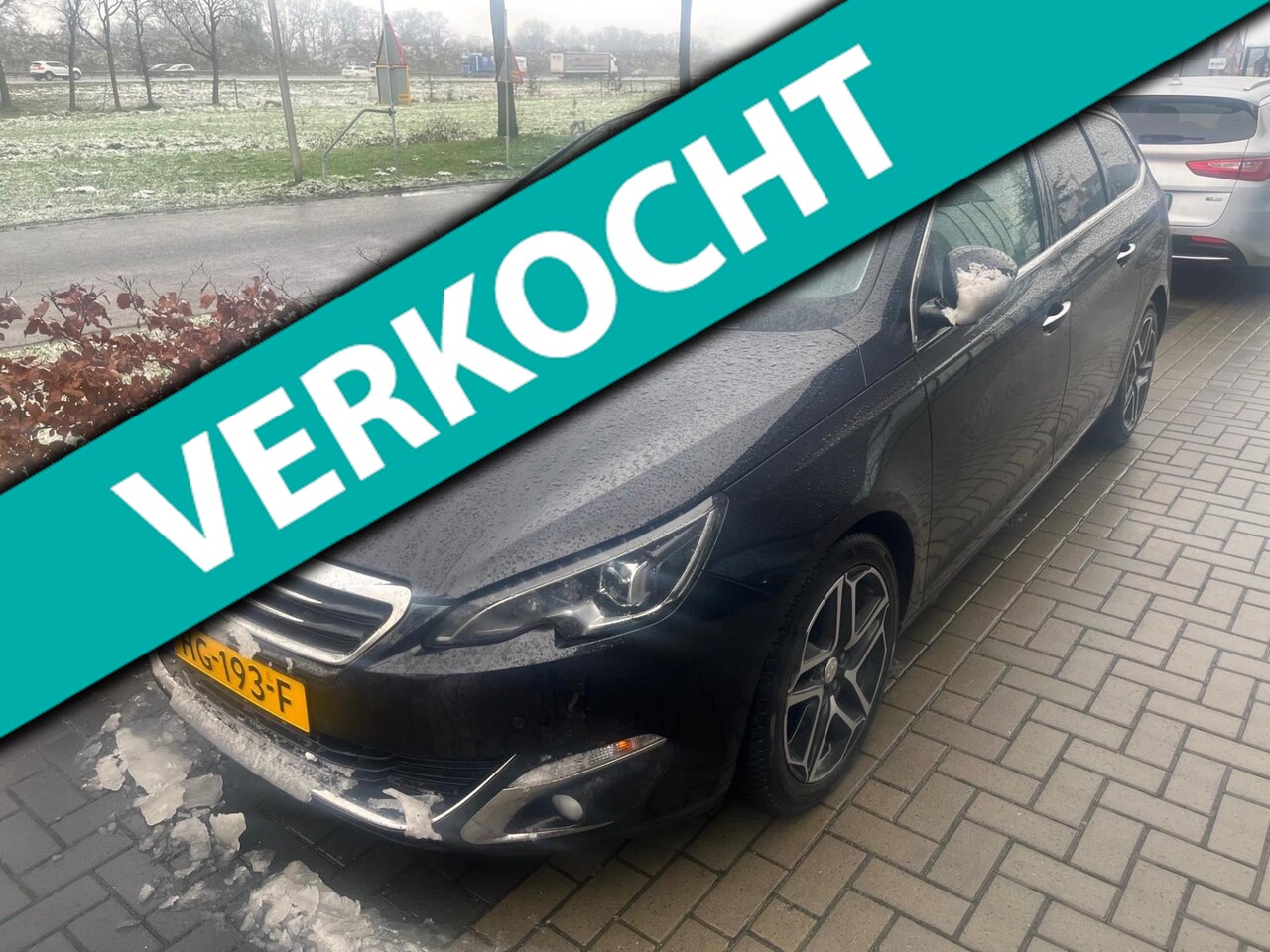 Peugeot 308 SW - 1.2 PureTech Blue Lease Premium pano LEER org NL - AutoWereld.nl