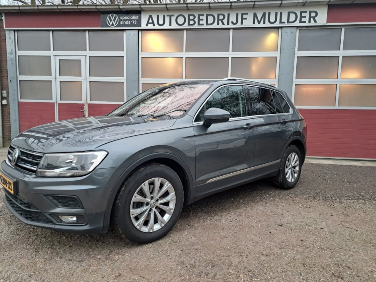 Volkswagen Tiguan - 1.5 TSI 131 Pk Highline Bs Pano Ecc Nav. Apple Carplay 6 Bak - AutoWereld.nl