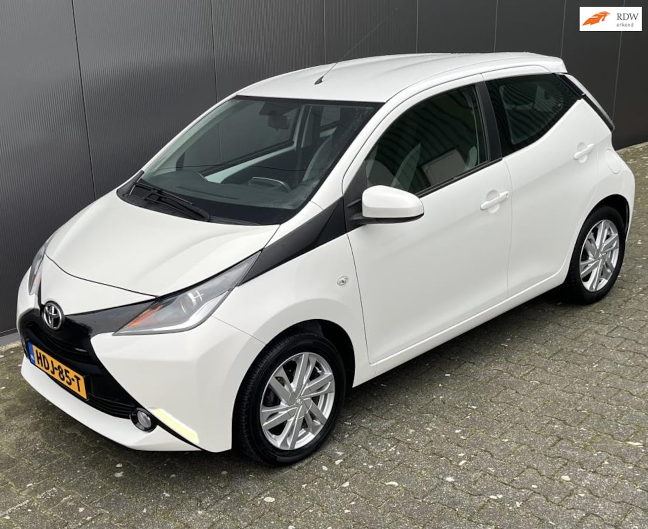 Toyota Aygo - 1.0 VVT-i x-wave 5 deurs en garantie - AutoWereld.nl