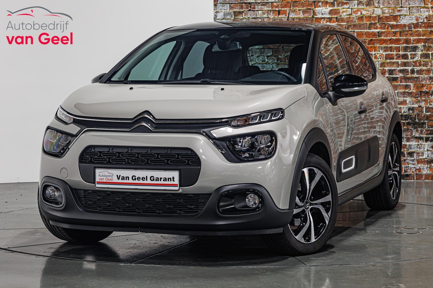 Citroën C3 - 1.2 PureTech ELLE I Navigatie I Rijklaarprijs - AutoWereld.nl