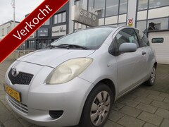 Toyota Yaris - 1.3 VVTi Terra 3 drs Geen airco nl auto 112 dkm