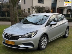 Opel Astra - 1.6 CDTI Business+ PDC V+A Dealer onderhouden