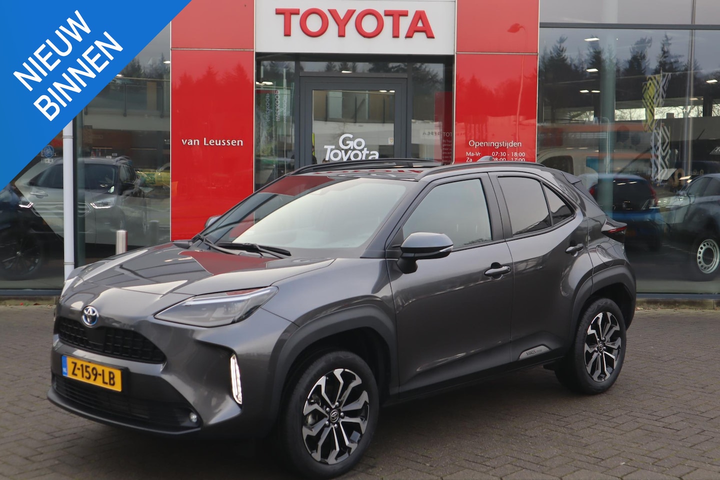 Toyota Yaris Cross - 1.5 HYBRID DYNAMIC AWD APPLE/ANDROID EL-ACHTERKLEP KEYLESS NAVI STUUR/STOELVERW. HEAD-UP - AutoWereld.nl