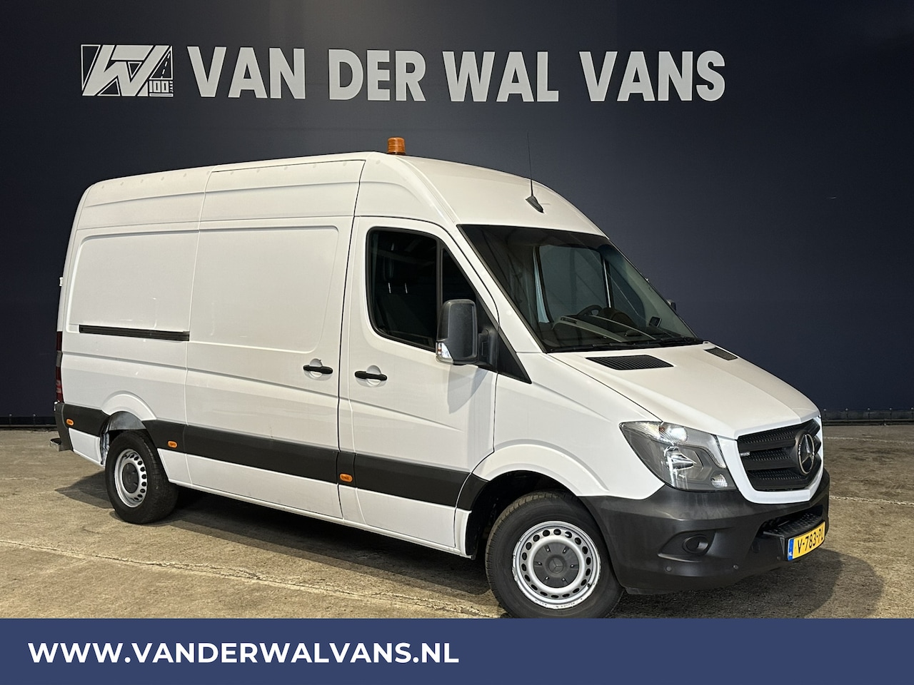 Mercedes-Benz Sprinter - 316 CDI 164pk L2H2 Euro6 Airco | 2800kg trekhaak | Cruisecontrol | Parkeersensoren - AutoWereld.nl