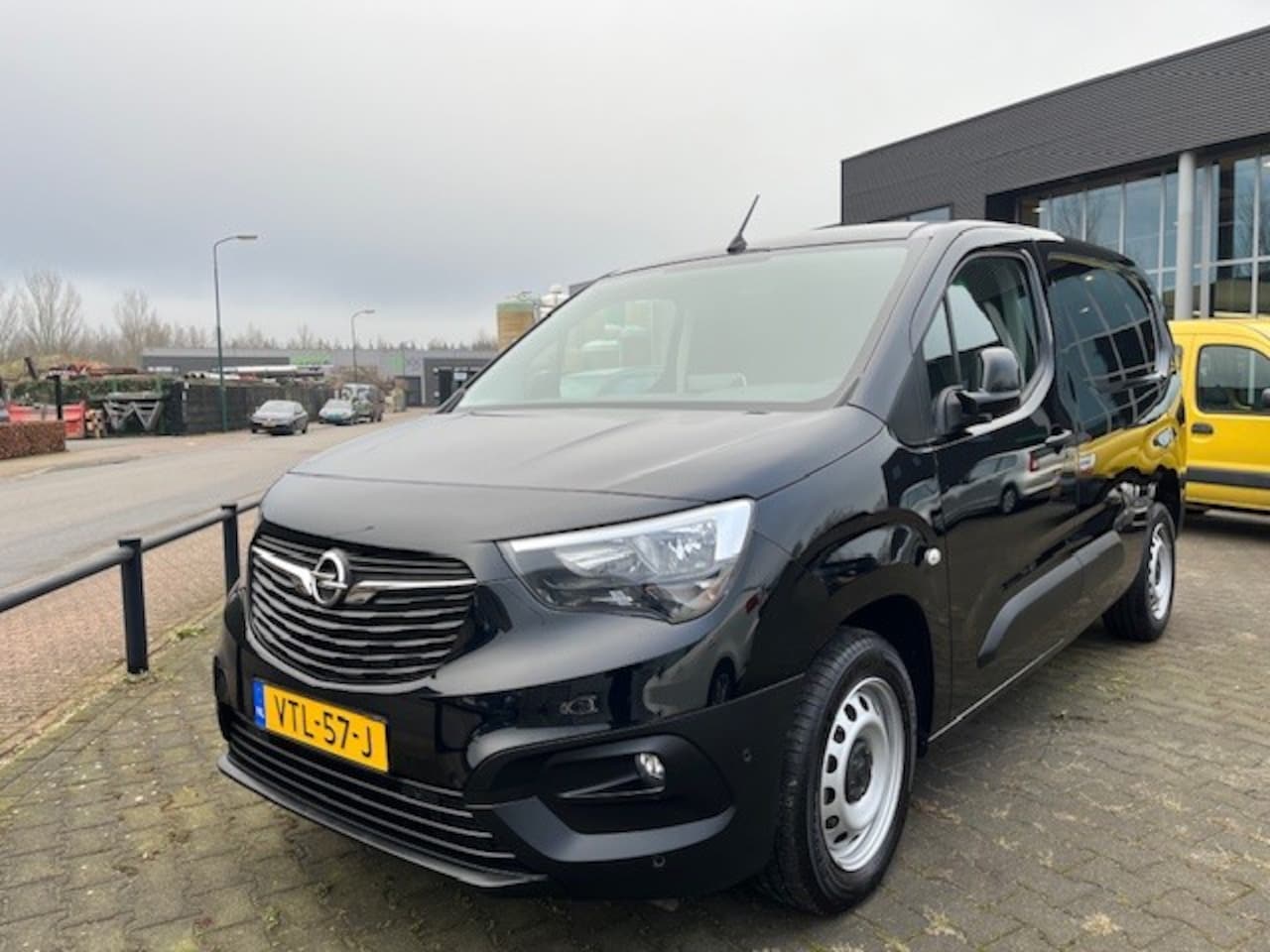 Opel Combo - 1.5D L2H1 | L2 | Navigatie | Achteruitrijcamera | NL-auto - AutoWereld.nl