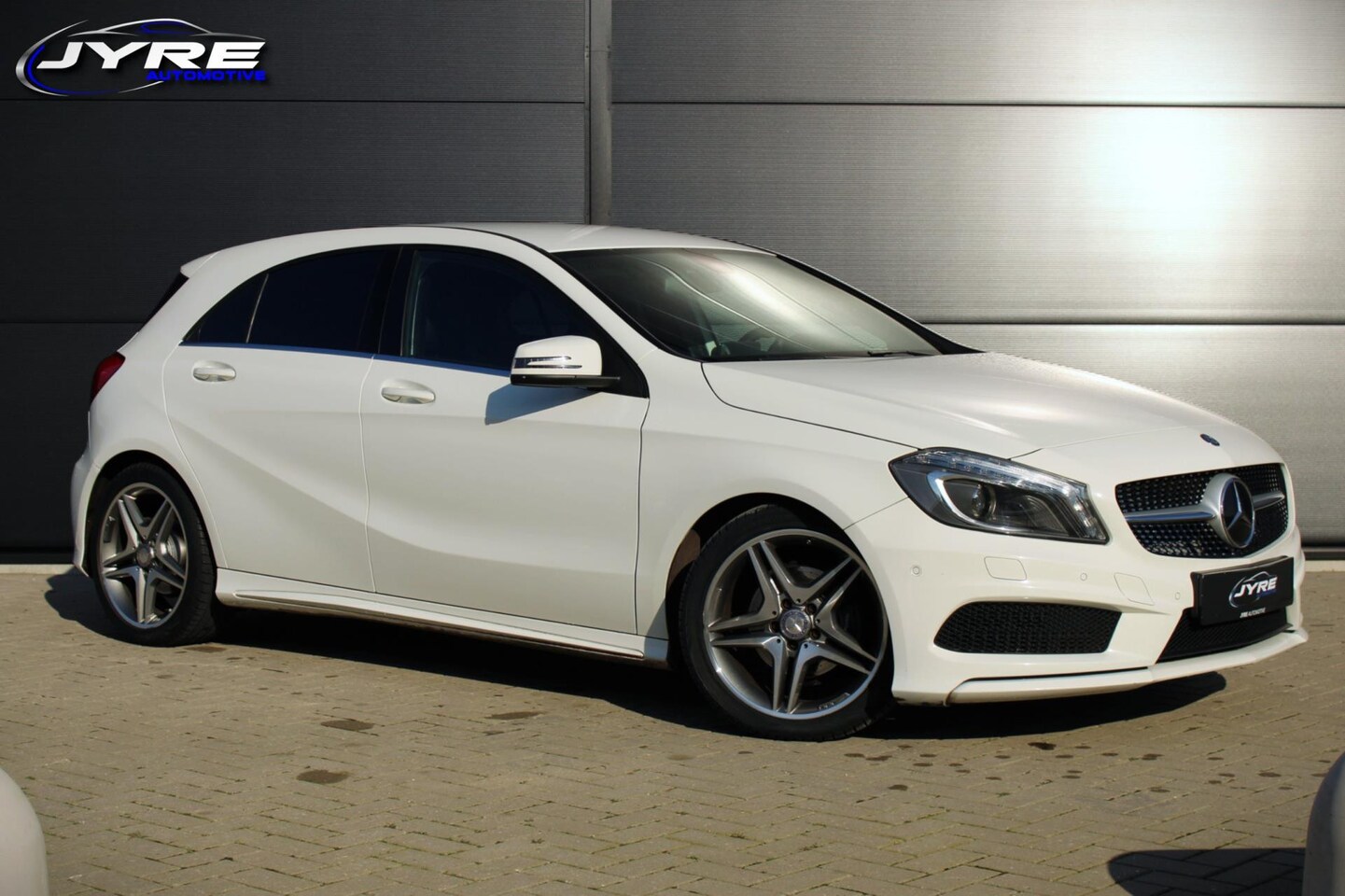 Mercedes-Benz A-klasse - A180 AMG-Line, 122 PK, Apple Carplay, Sportstoelen, Kleppensysteem, Recent grote beurt uit - AutoWereld.nl