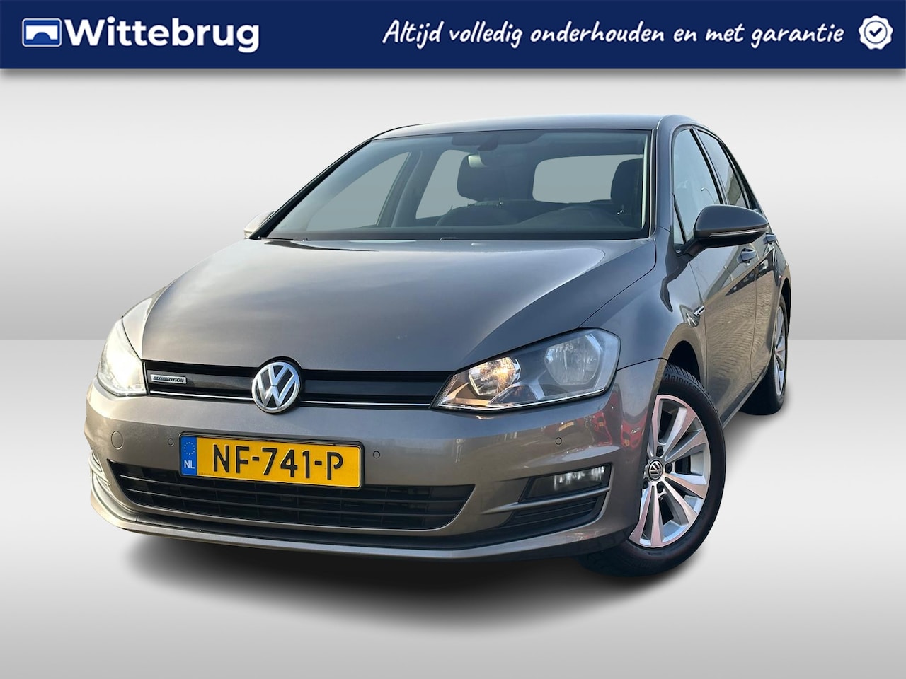 Volkswagen Golf - 1.0 TSI Connected Series / Navi / Parkeer sensoren V+A/ Camera P4 - AutoWereld.nl