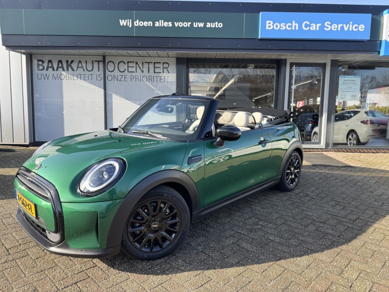 MINI Cabrio - 1.5 Cooper Classic Mini 1.5 Cooper Classic - AutoWereld.nl