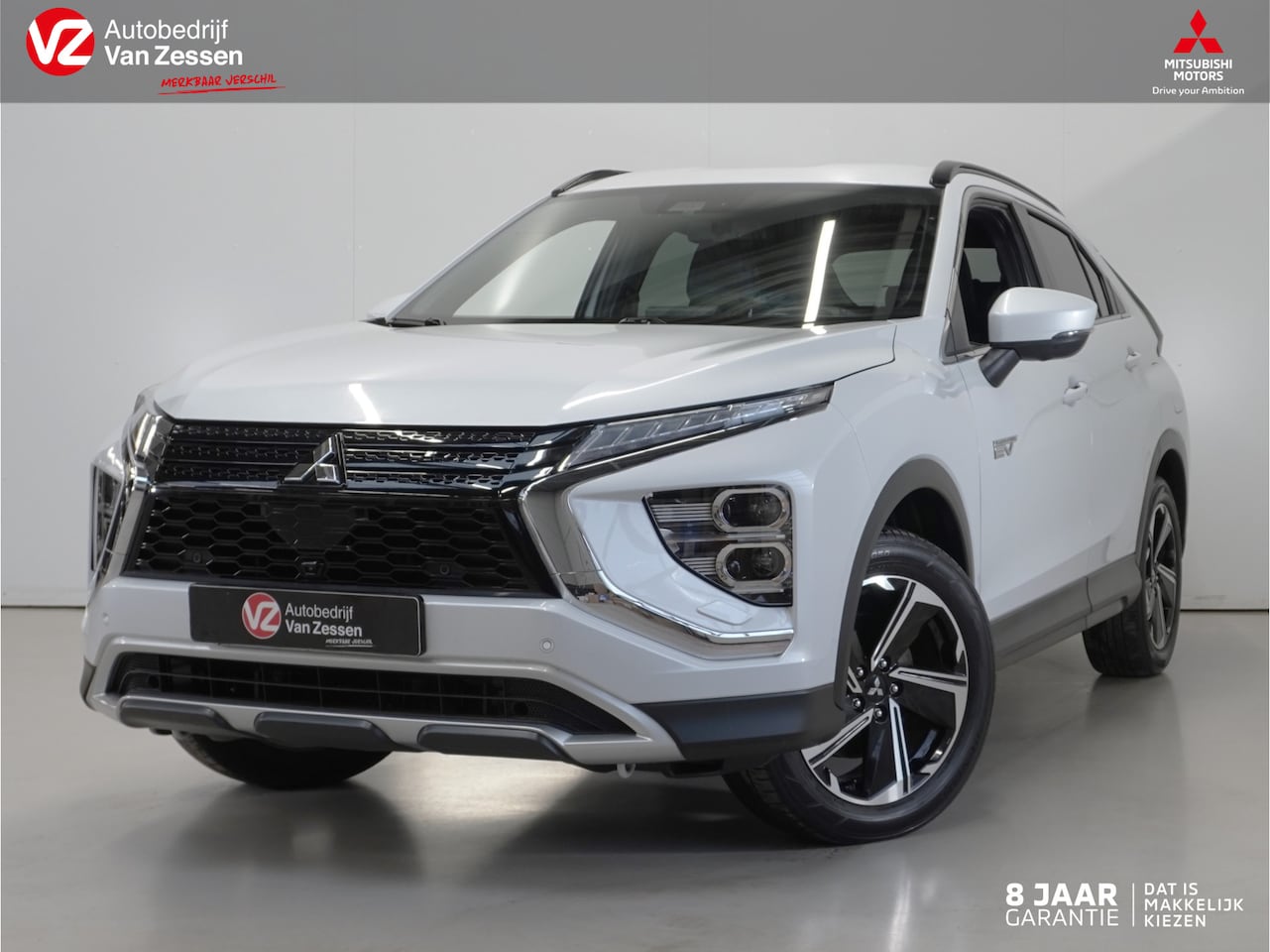 Mitsubishi Eclipse Cross - 2.4 PHEV First Edition | Head  up | Standkachel | NL auto | Trekhaak | Garantie tot 16-4-2 - AutoWereld.nl