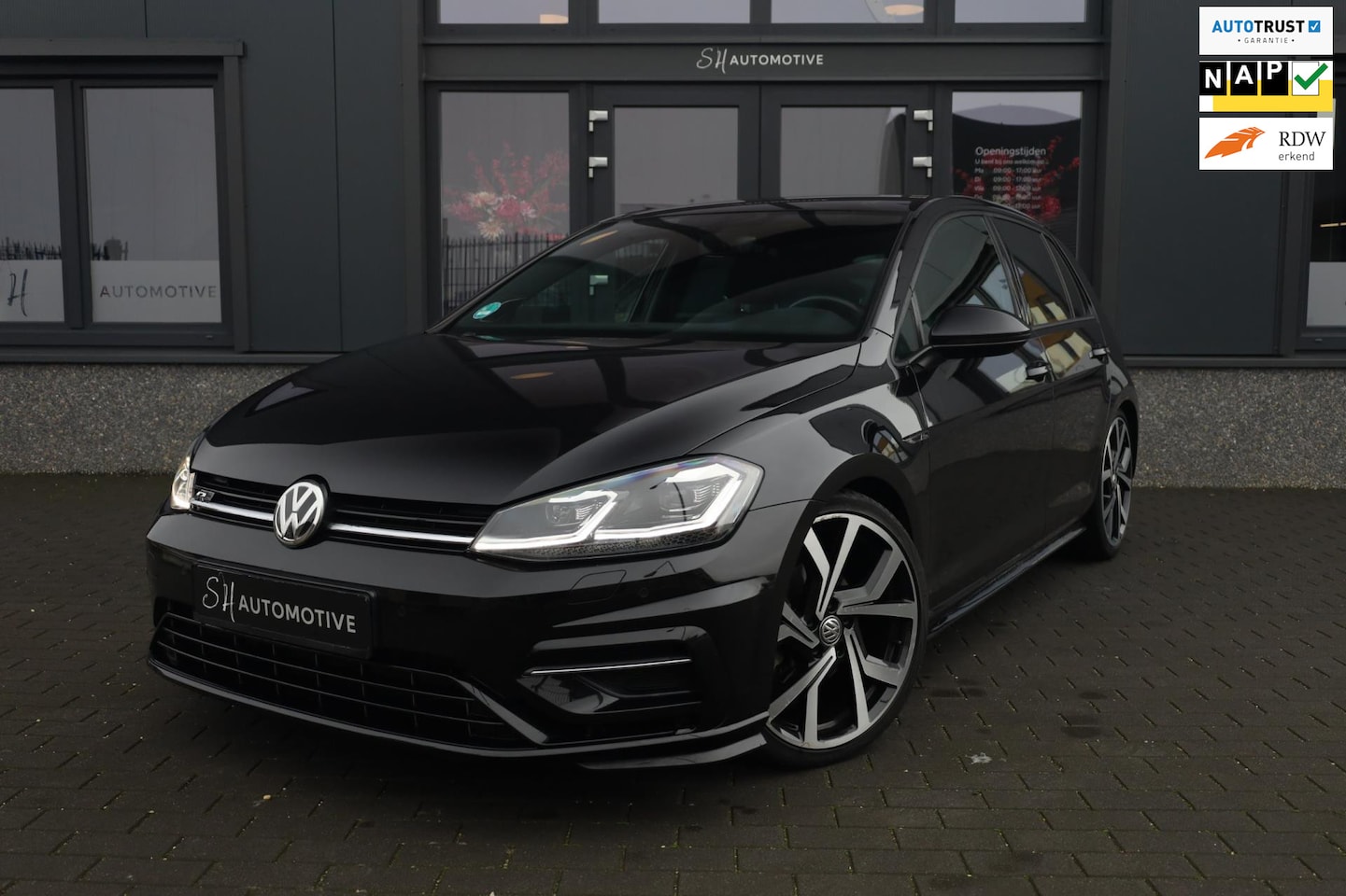 Volkswagen Golf - 1.5 TSI Highline 2x R-Line / VIRTUAL COCKPIT / CARPLAY / CAMERA / DYNAUDIO - AutoWereld.nl