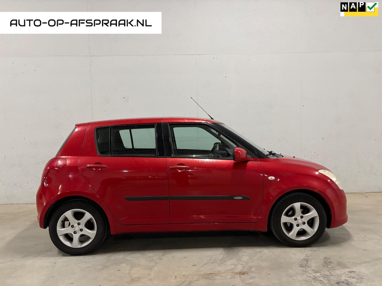 Suzuki Swift - 1.5 Sport 5drs. Automaat Keyless Airco - AutoWereld.nl