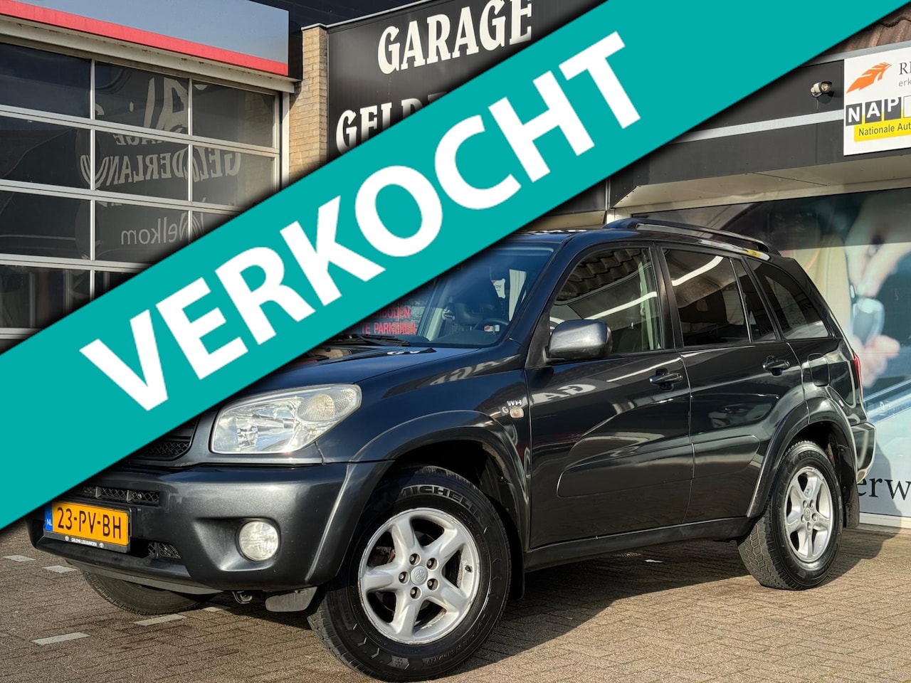 Toyota RAV4 - 2.0-16V VVT-i Special Edition | Leder | Climate | Stoelverw. | Trekhaak - AutoWereld.nl