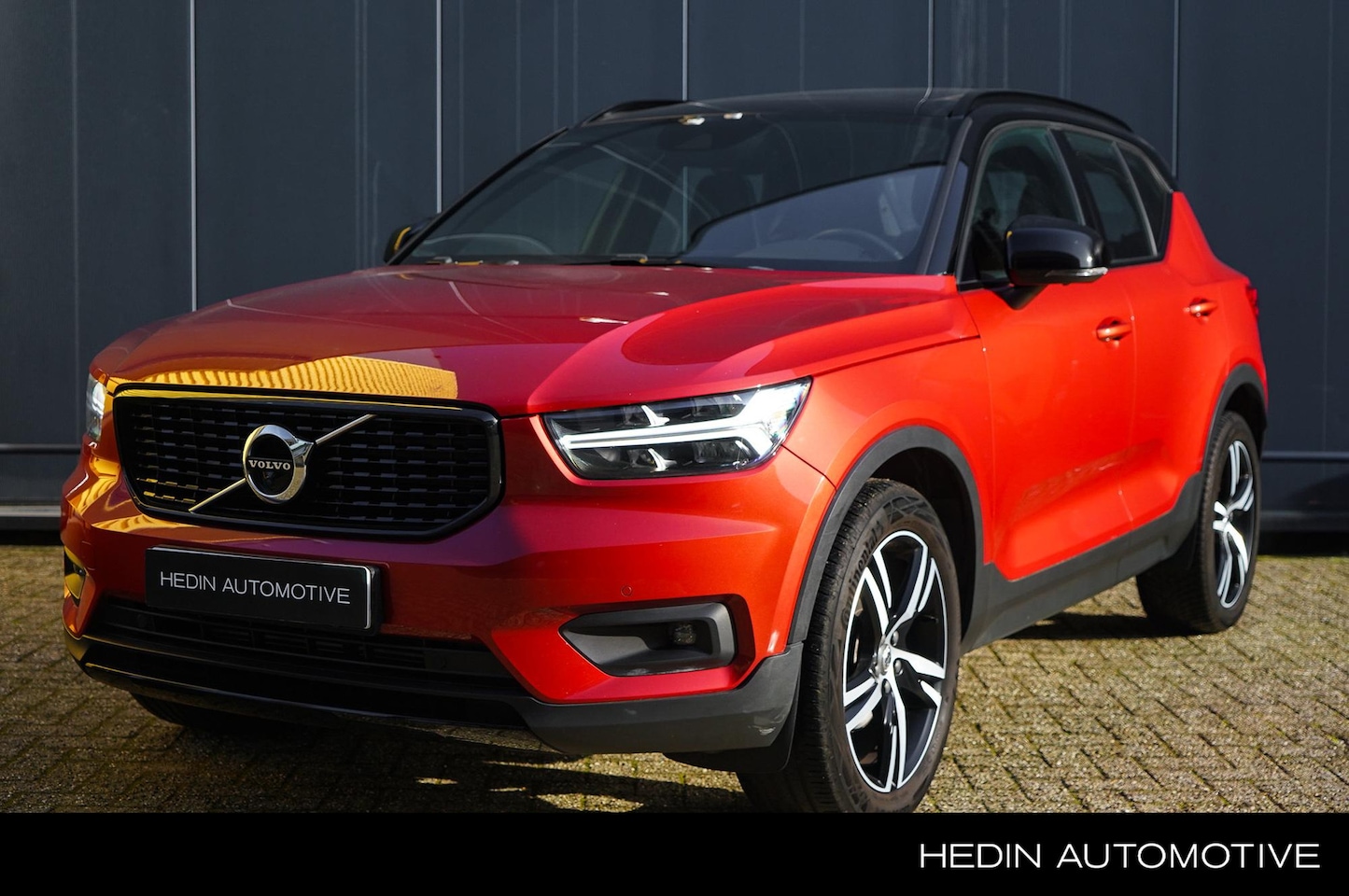 Volvo XC40 - 1.5 T3 R-Design | Panoramadak | Elektrische stoelen | Harman/kardon audio | Pilot assist - AutoWereld.nl