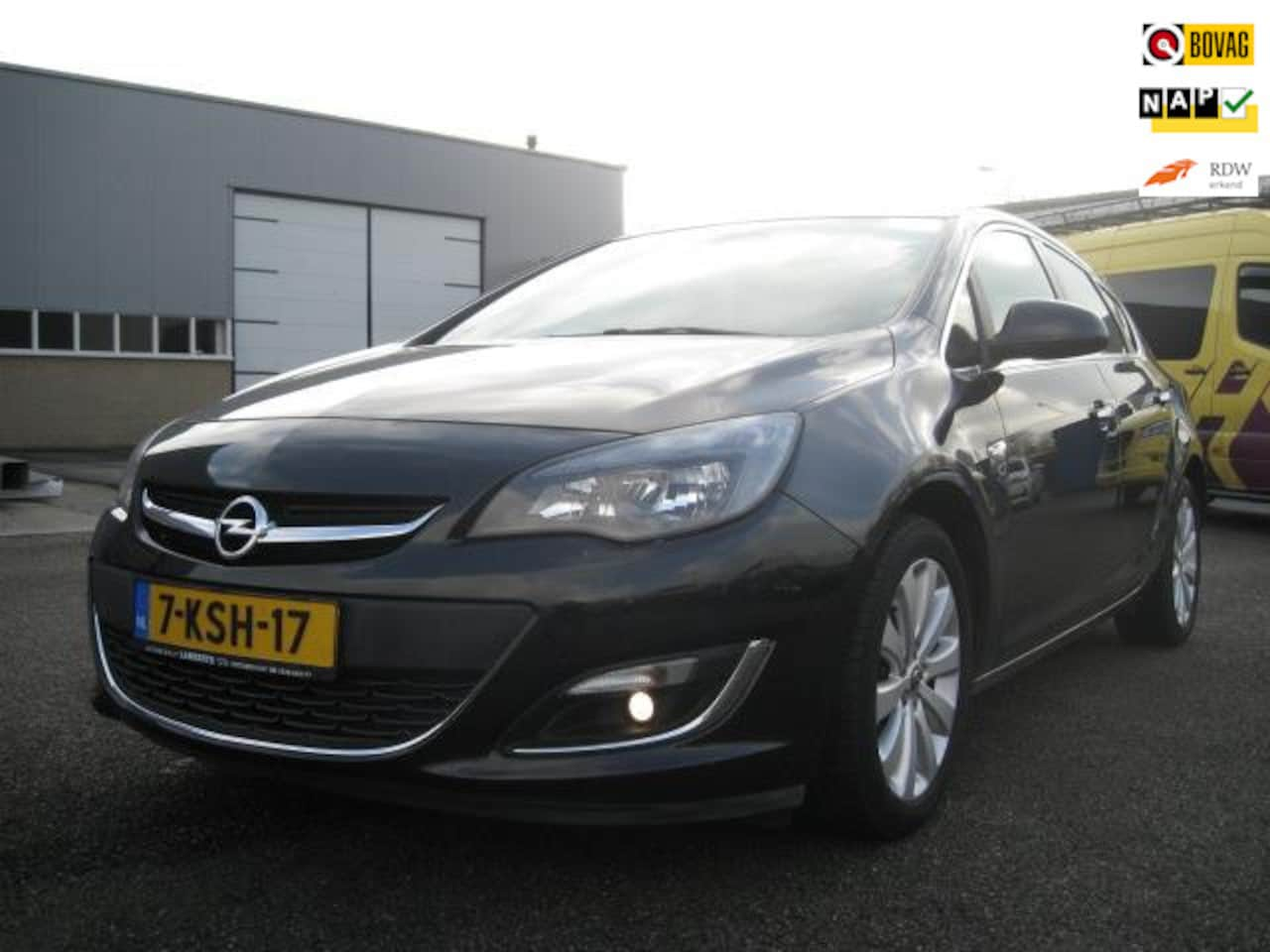 Opel Astra - 1.4 Turbo Cosmo TREKHAAK OPTIE'S 2013 - AutoWereld.nl