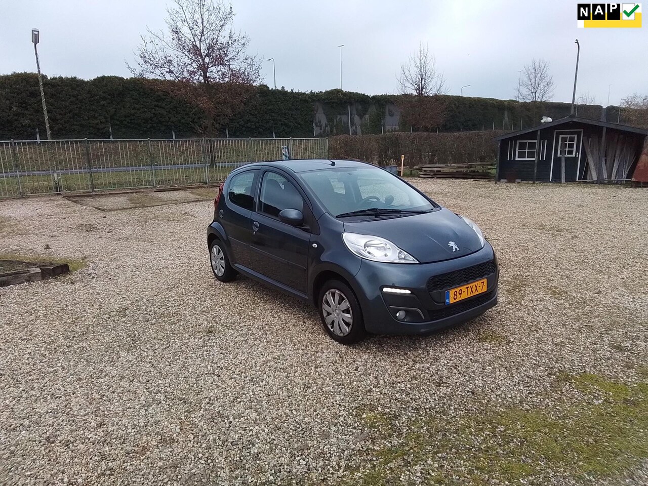 Peugeot 107 - 1.0 Active NL AUTO LED Airco NW MODEL 2013 - AutoWereld.nl