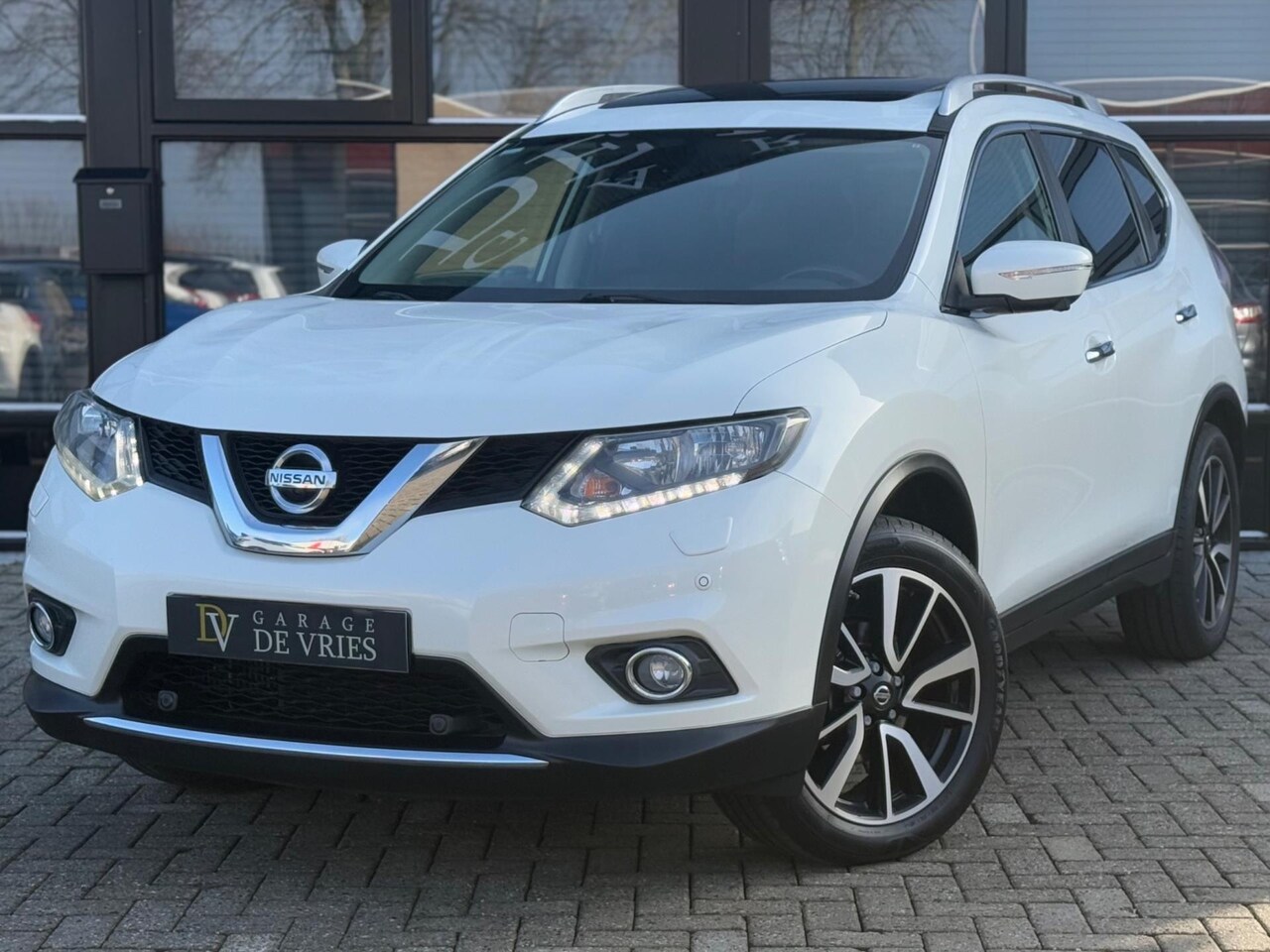 Nissan X-Trail - 1.6 DIG-T Tekna 7p Panoramadak 1800kg Trekgewicht Trekhaak Parelmoer Garantie - AutoWereld.nl