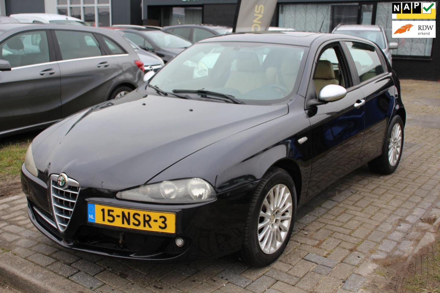 Alfa Romeo 147 - 1.6 T.Spark Veloce Business Beige Leder NAV Tel Cruise Climate - AutoWereld.nl