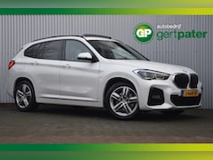 BMW X1 - sDrive18i M-Sport Pano/Trekhaak/Navi/LED