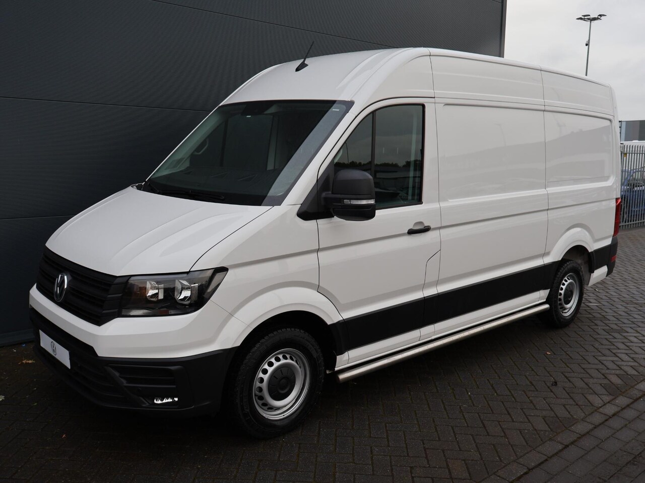 Volkswagen Crafter - 35 2.0 TDI L3H3 EURO VI | 140 PK | Trekhaak | Parkeersensoren voor en achter | Navigatiesy - AutoWereld.nl