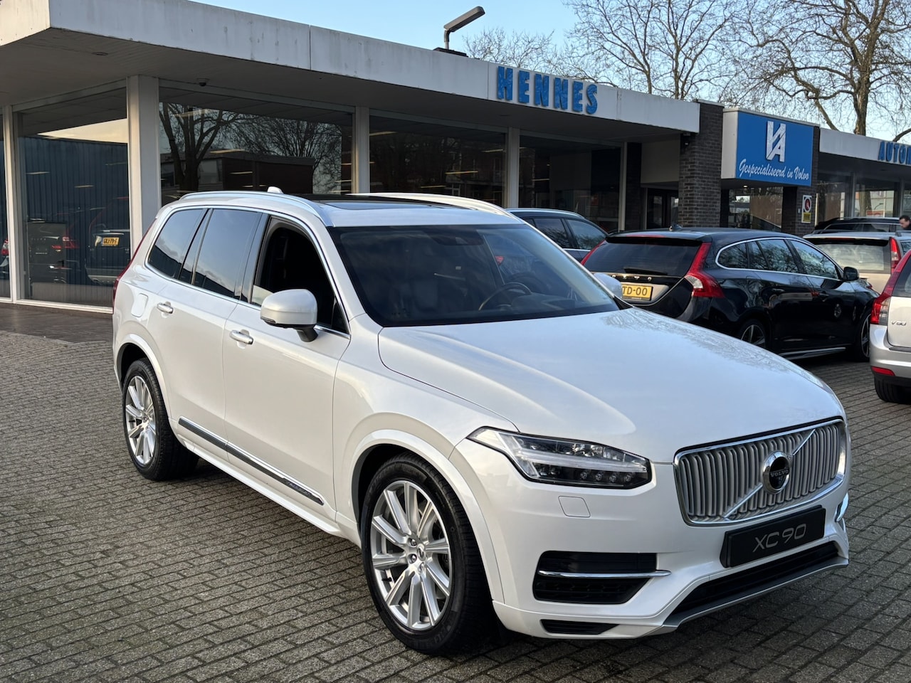 Volvo XC90 - T8 AWD Inscription B&W Head-Up Massage Luchtvering 360 - AutoWereld.nl