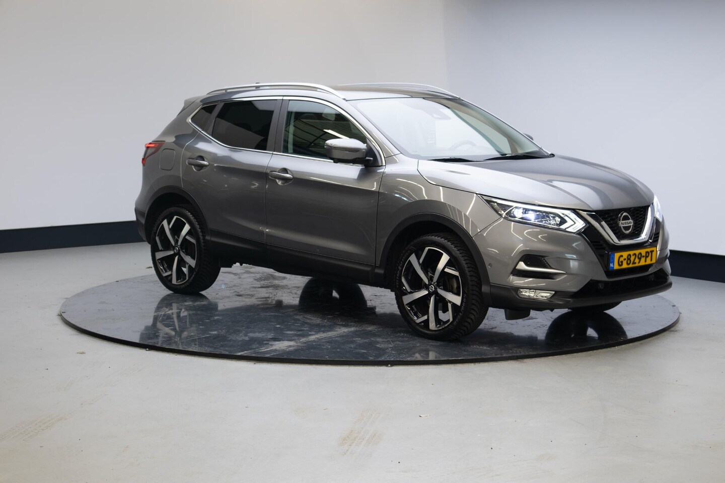 Nissan Qashqai - 1.3 DIG-T Tekna | Panoramadak | Trekhaak | - AutoWereld.nl