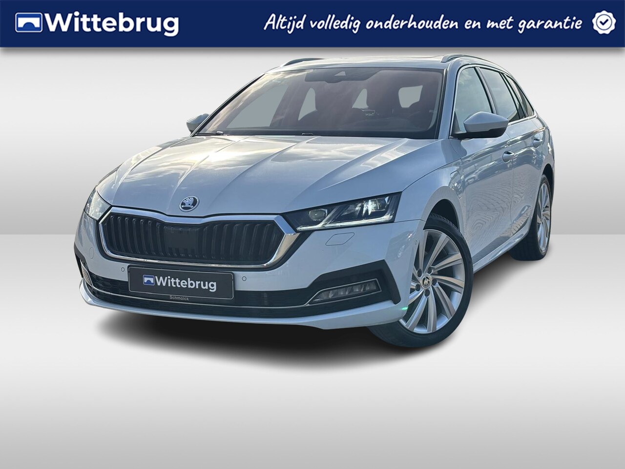 Skoda Octavia Combi - 1.4 TSI 204pk DSG iV PHEV Business Edition Plus / Panoramadak / Stuur + Stoelverwarming V+ - AutoWereld.nl