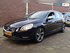 Volvo V60 - 1.6 T3 R-Design, Navi, LM velgen Climate+Cruise control, Half lederen bekleding