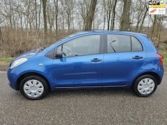 Toyota Yaris - 1.0 VVTi Spirit