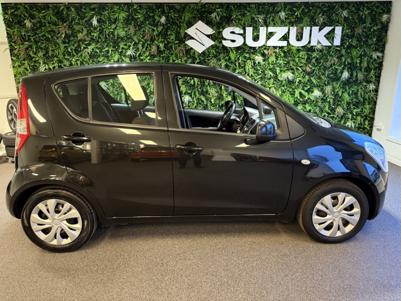 Suzuki Splash - hoge zit en zuinig 1.0 VVT Comfort Trekhaak CC Airco - AutoWereld.nl