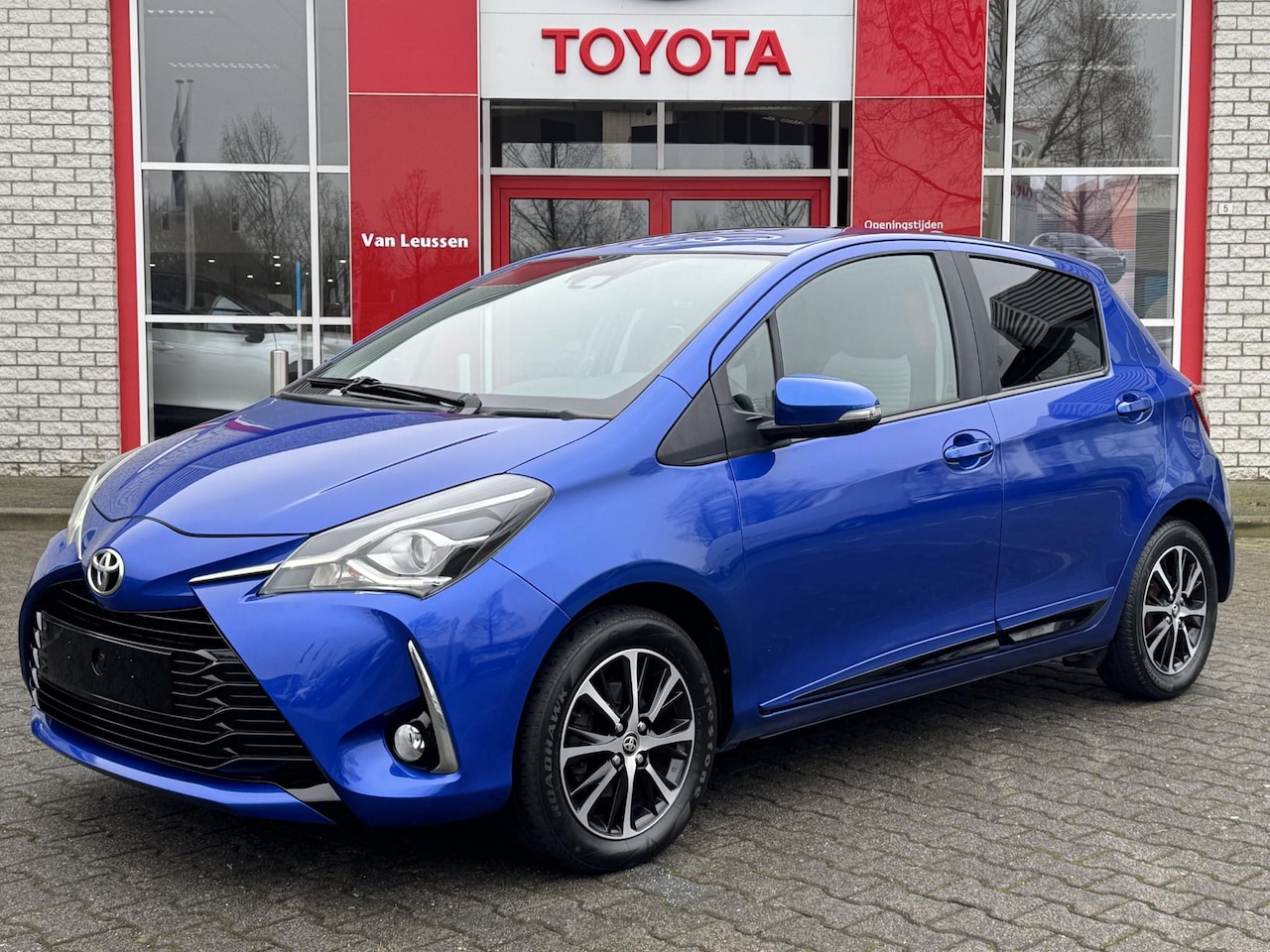 Toyota Yaris - 1.5 VVT-i DYNAMIC APPLE/ANDROID STOELVERW CAMERA CLIMA CRUISE EL-SPIEGELS - AutoWereld.nl