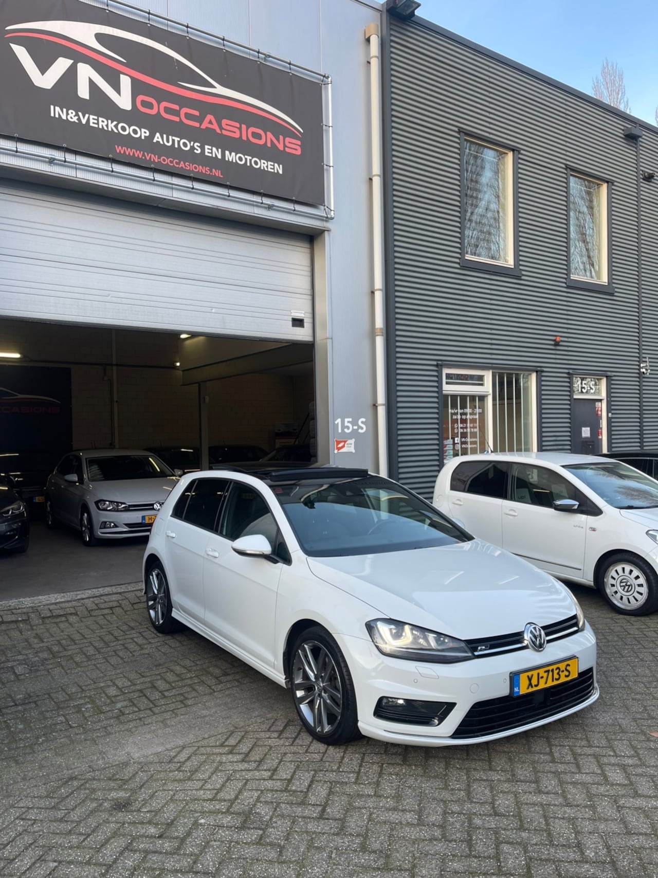 Volkswagen Golf - 1.4 TSI DSG AUTOMAAT R LINE PANO LED XENON - AutoWereld.nl