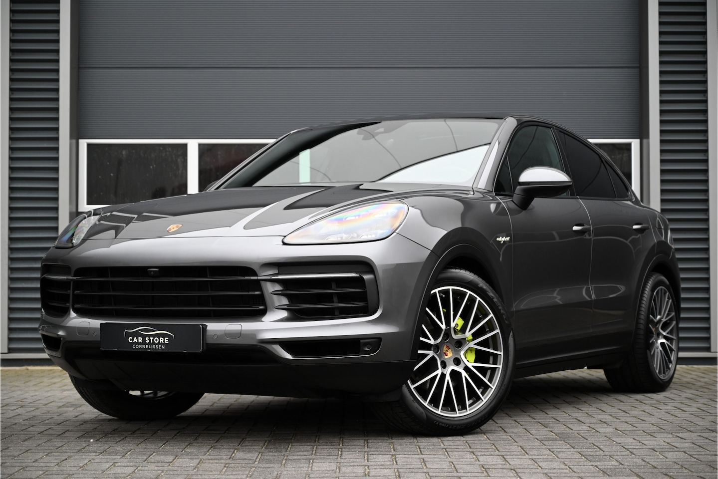 Porsche Cayenne Coupé - 3.0 E-Hybrid 462 PK / PANO / SPORT CHRONO / LED MATRIX / 360 CAMERA / SPORTSTOELEN / 21" - AutoWereld.nl